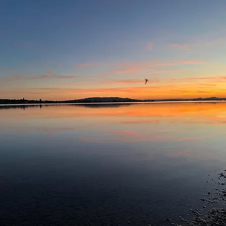Bei Konstanz Mit Grossen Fenster Und Seelage *